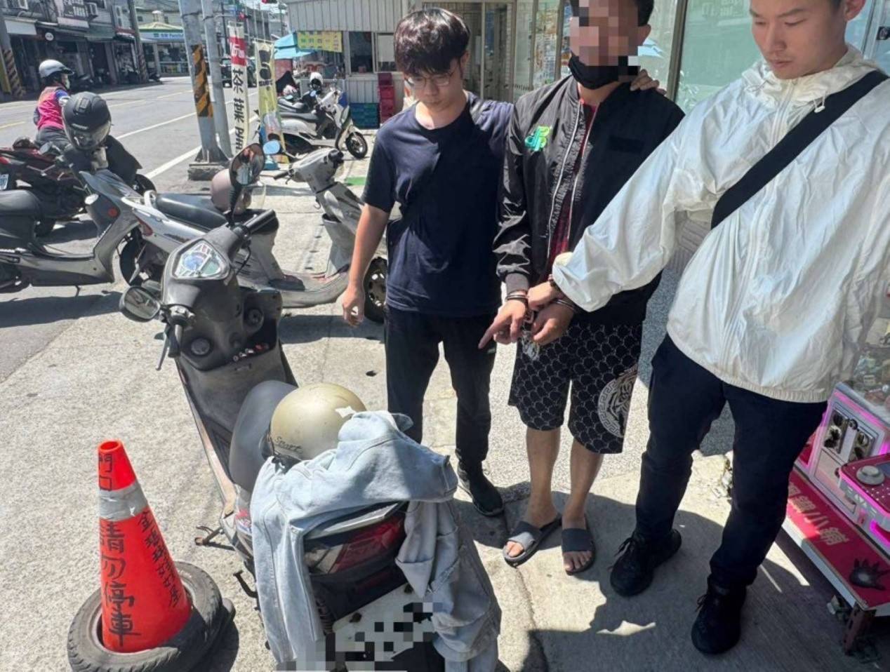 女車主深夜下班驚見竊賊藏身車內 嘉警鍥而不捨追緝迅速破案 女車主深夜下班驚見竊賊藏身車內 嘉警鍥而不捨追緝迅速破案