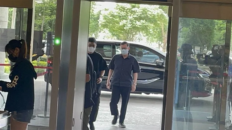 從政風雲到官司纏身!鄭文燦瘦一圈出庭應訊 關鍵錄音今成焦點 從政風雲到官司纏身!鄭文燦瘦一圈出庭應訊 關鍵錄音今成焦點