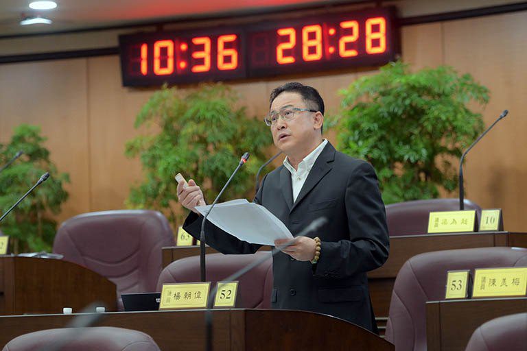 張善政承諾美豬、美牛不進校園 市議員楊朝偉:不甩中央有擔當! 張善政承諾美豬、美牛不進校園 市議員楊朝偉:不甩中央有擔當!