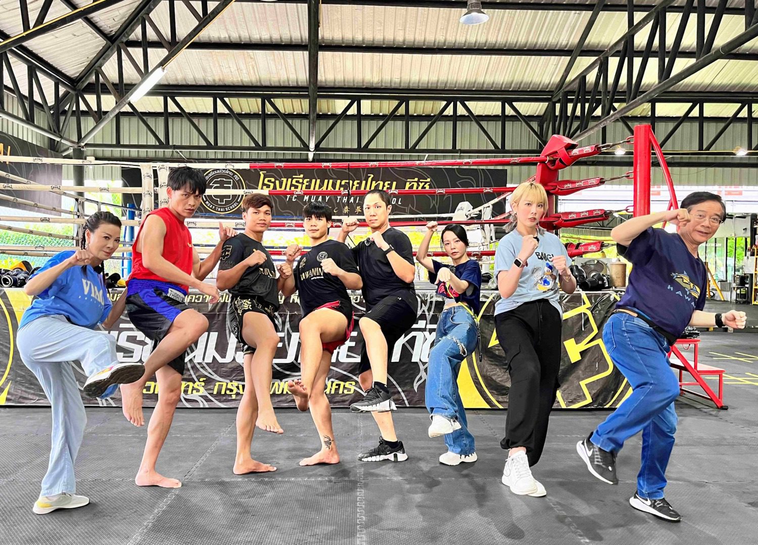 黃鐙輝《行!鬥陣出國去!》造訪泰國華僑 賣滷肉飯擄獲當地人心! 黃鐙輝《行!鬥陣出國去!》造訪泰國華僑 賣滷肉飯擄獲當地人心!