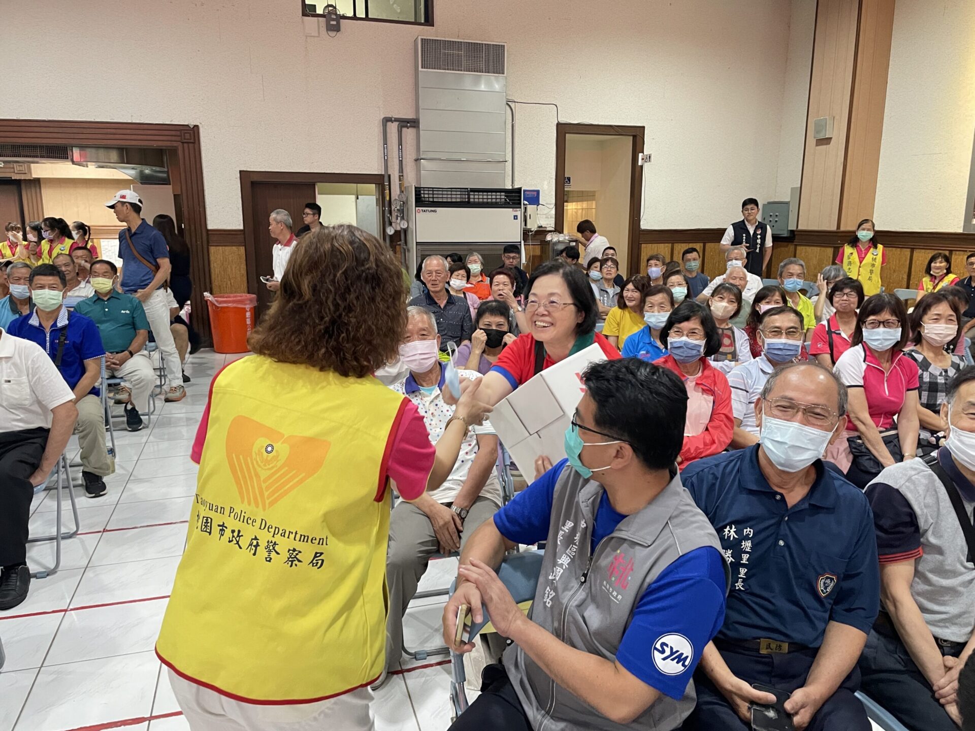 壢警前進社區傾聽民意 話劇演出強化反詐意識 壢警前進社區傾聽民意 話劇演出強化反詐意識