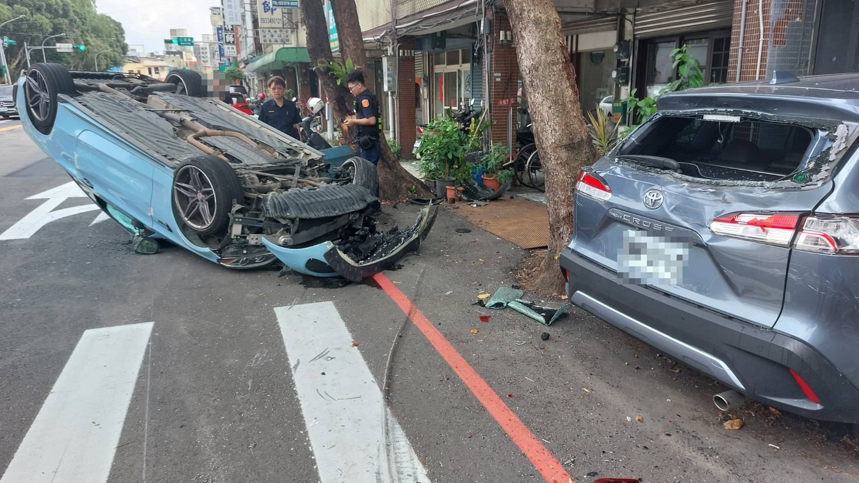駕駛精神不濟自撞翻車 假車牌曝光遭逮移送
