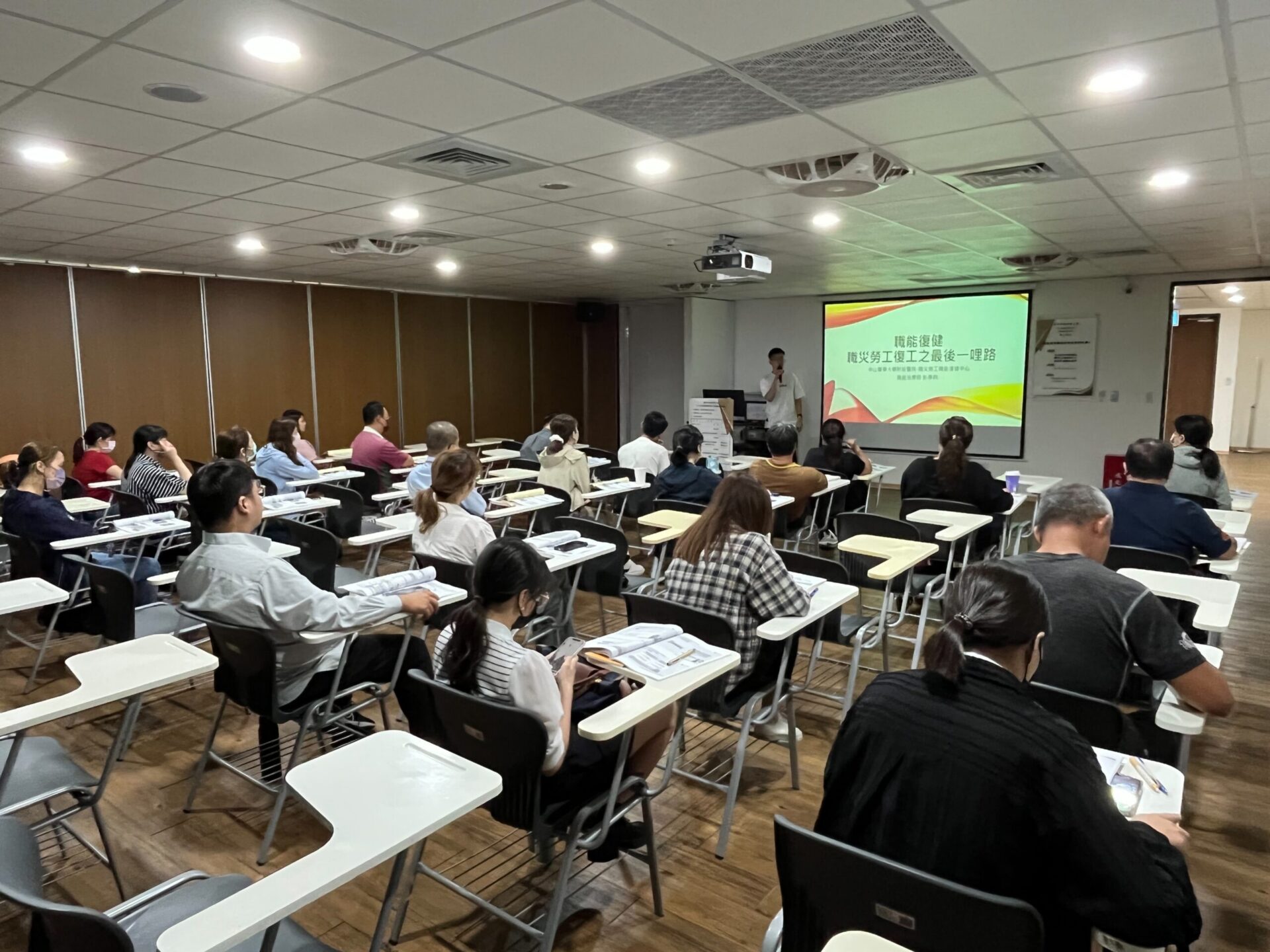 助職災勞工安心回歸職場！　中市勞工局辦理6場次「協助職災勞工重返職場宣導會」