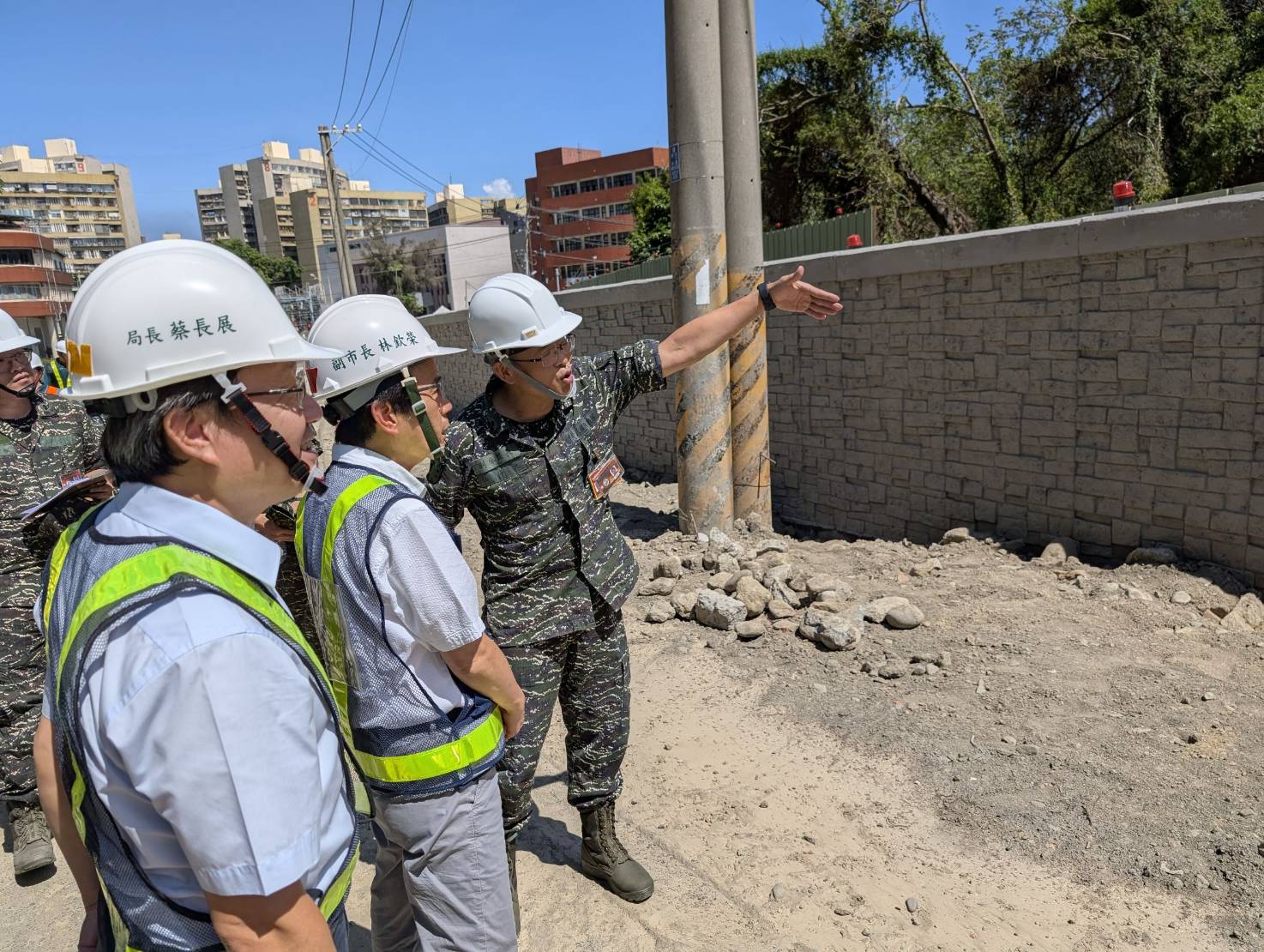 高雄鼓山三路營區圍牆重建進度超前 柴山泥水不再溢淹美術館地區 高雄鼓山三路營區圍牆重建進度超前 柴山泥水不再溢淹美術館地區