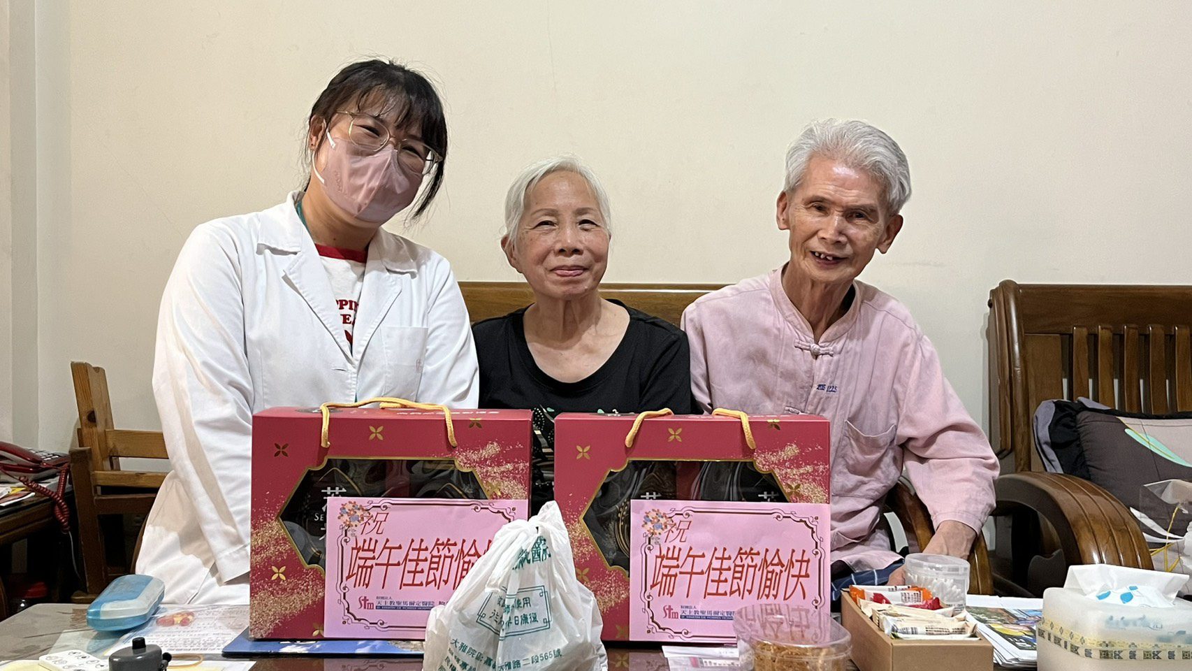 關懷獨居長輩 聖馬爾定提粽祝賀端午佳節 關懷獨居長輩 聖馬爾定提粽祝賀端午佳節