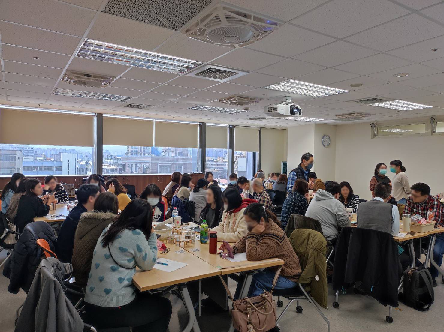 留住經驗豐富中高齡人 北市10萬補助力挺他們再上工發揮所長 留住經驗豐富中高齡人 北市10萬補助力挺他們再上工發揮所長