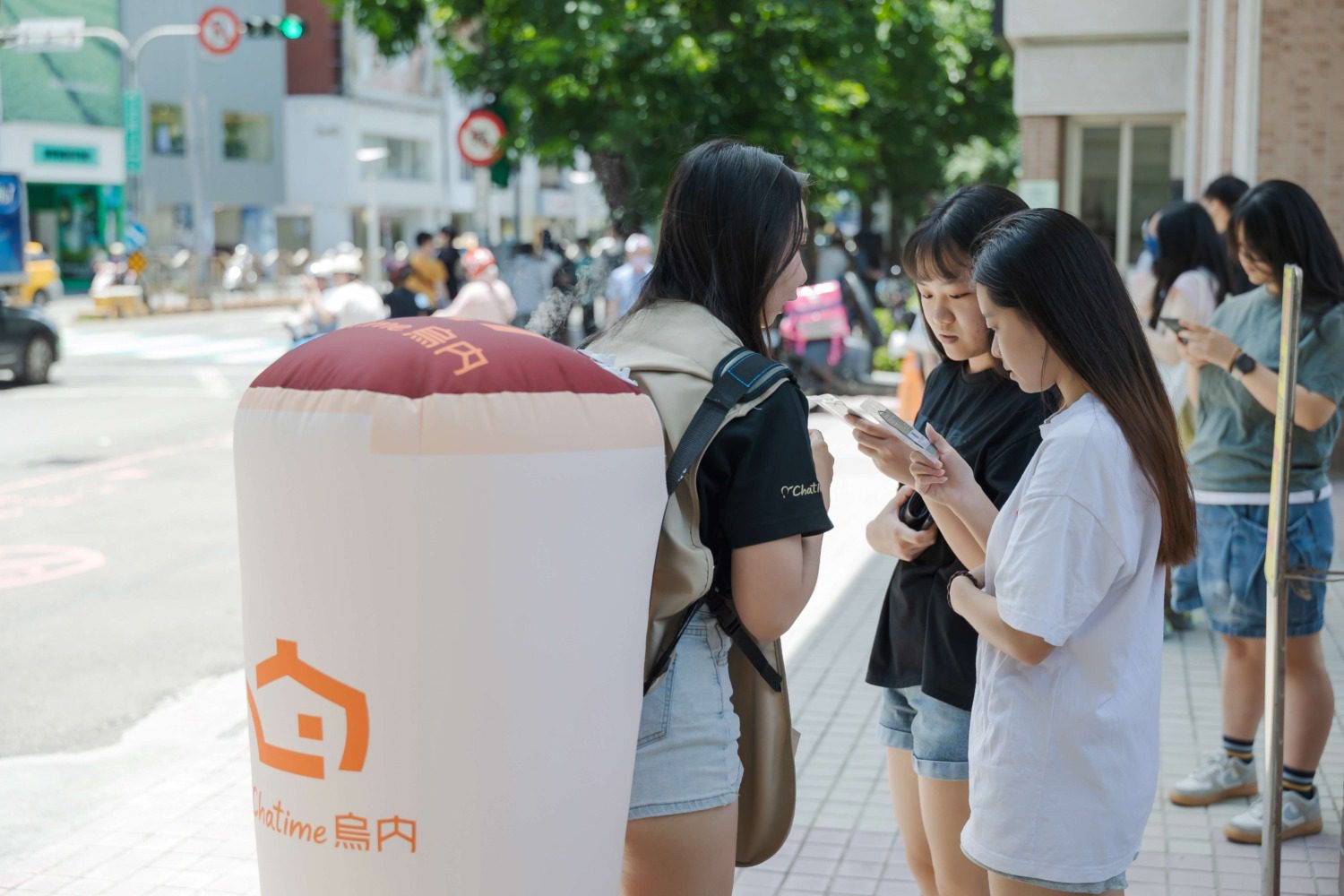 日出茶太「烏內」概念店席捲台中人氣商圈! 重塑香型奶茶手搖飲新體驗 日出茶太「烏內」概念店席捲台中人氣商圈! 重塑香型奶茶手搖飲新體驗