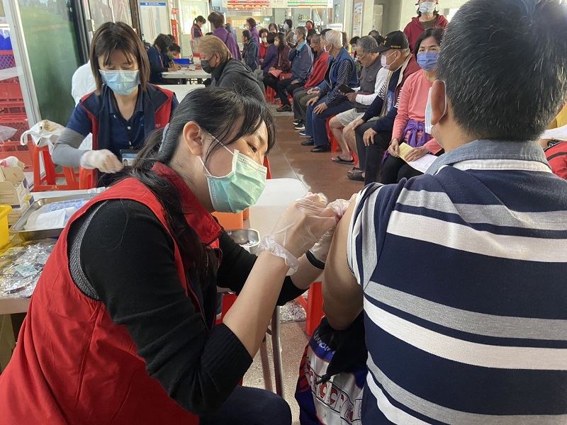 新冠疫情升溫！屏縣衛生局呼籲速打疫苗 出現這些症狀速就醫