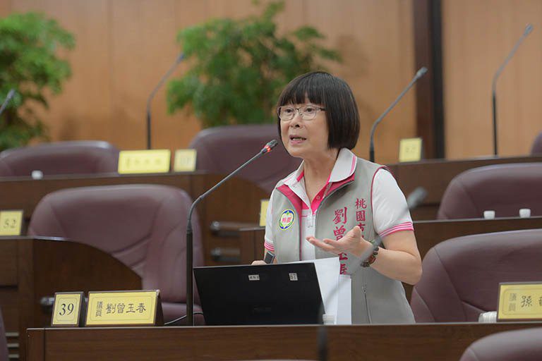 新冠疫情升溫疫苗施打率偏低 市議員劉曾玉春: 應加強接種宣導力度 新冠疫情升溫疫苗施打率偏低 市議員劉曾玉春: 應加強接種宣導力度