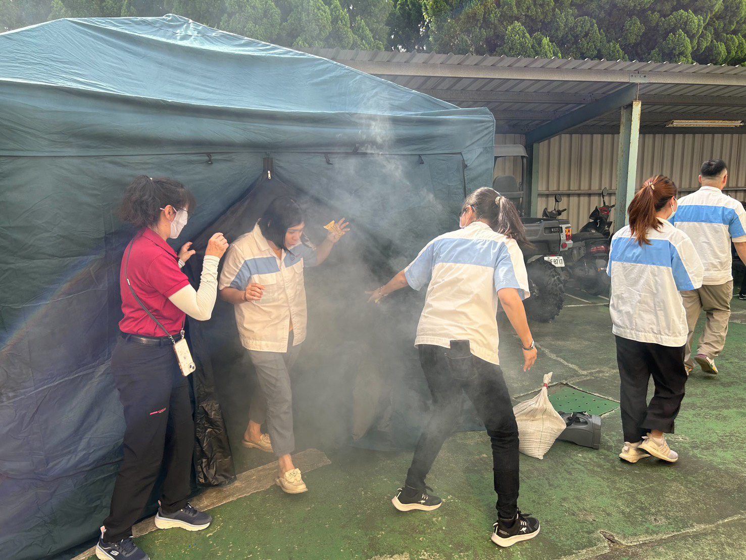 龍潭消防分隊深入企業防災教育 員工實戰提升應變能力 龍潭消防分隊深入企業防災教育 員工實戰提升應變能力