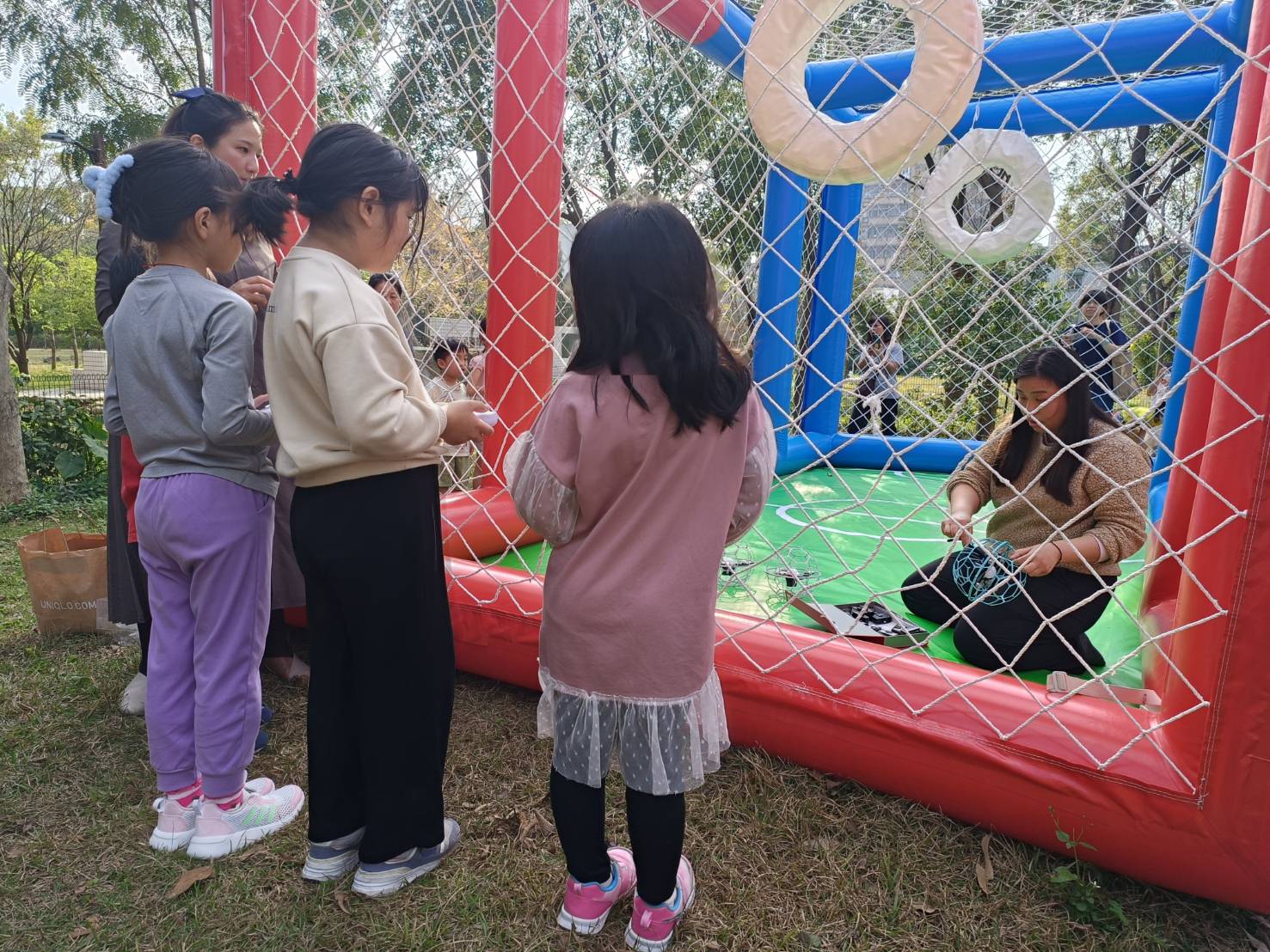 閱讀、科技雙結合!桃園啟用全台首座「無人機小巨蛋」不只借書還能踢球 閱讀、科技雙結合!桃園啟用全台首座「無人機小巨蛋」不只借書還能踢球