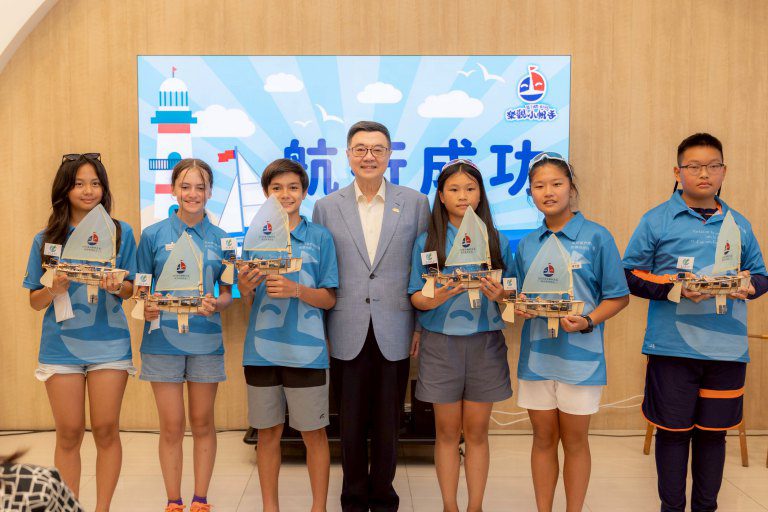 臺法小帆手完成蔚藍航行 為臺灣啟動國際對話 臺法小帆手完成蔚藍航行 為臺灣啟動國際對話