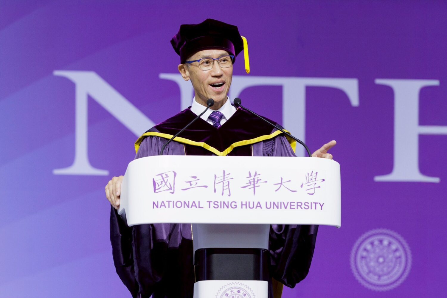 清華大學畢業典禮 校長高為元勉勵畢業生成為世界公民 清華大學畢業典禮 校長高為元勉勵畢業生成為世界公民