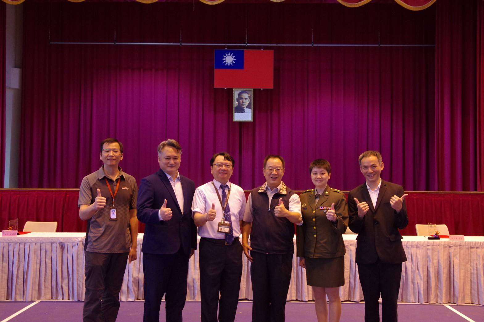 清華高中為學子開拓職涯發展機會 攜手產官學打造優質教育環境 清華高中為學子開拓職涯發展機會 攜手產官學打造優質教育環境