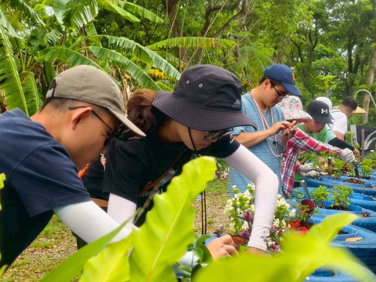 用五感體驗創造學習熱情 龍華科大USR計畫助特教生展潛能 用五感體驗創造學習熱情 龍華科大USR計畫助特教生展潛能