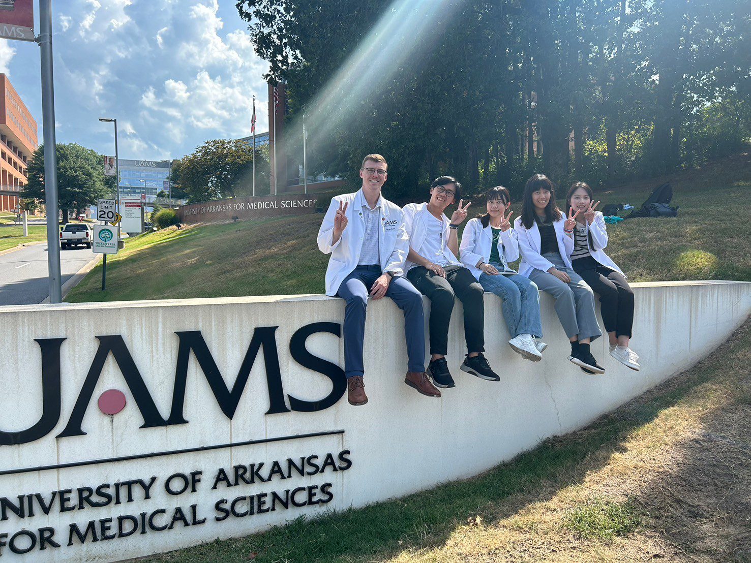 高醫大積極推動多項獎學金計畫 協助學生國際交流夢想起飛