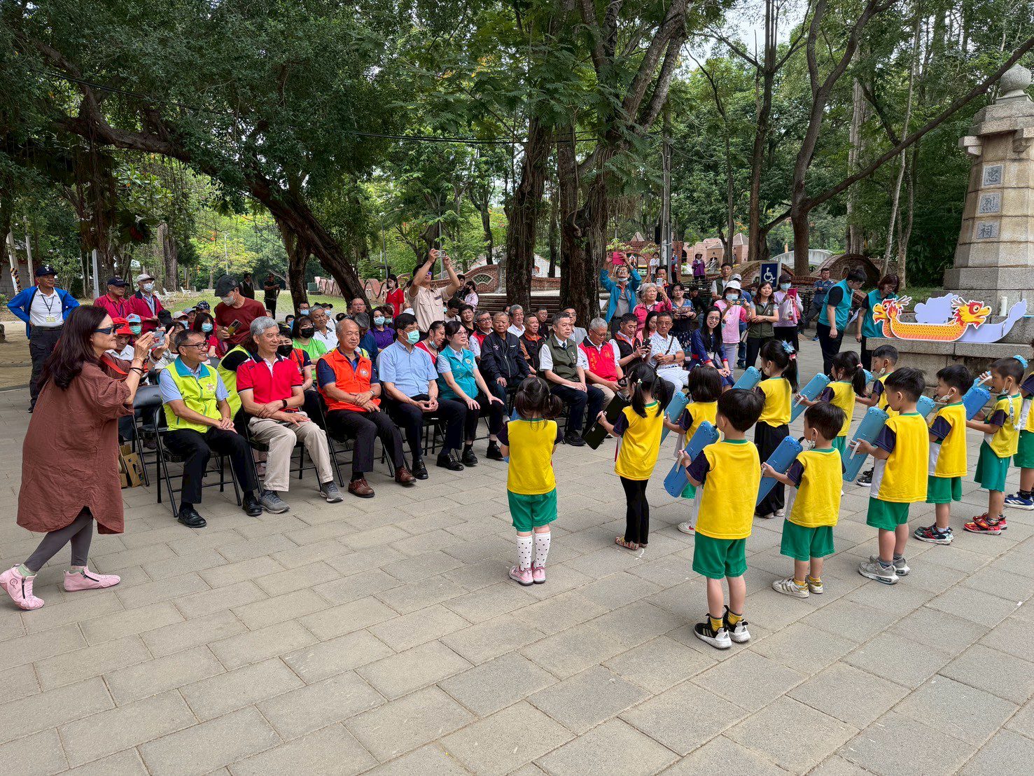 老幼同歡慶端午 讓退除役官兵同享過節氣氛 老幼同歡慶端午 讓退除役官兵同享過節氣氛