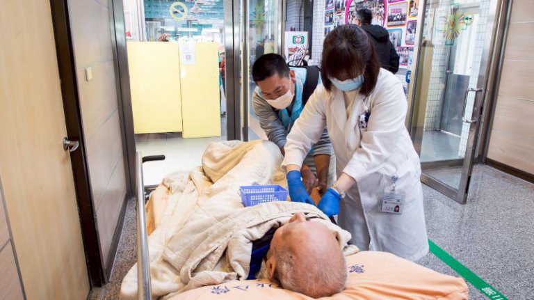 新竹榮服處協助雙老榮民家庭 妥善長輩服務照顧 新竹榮服處協助雙老榮民家庭 妥善長輩服務照顧