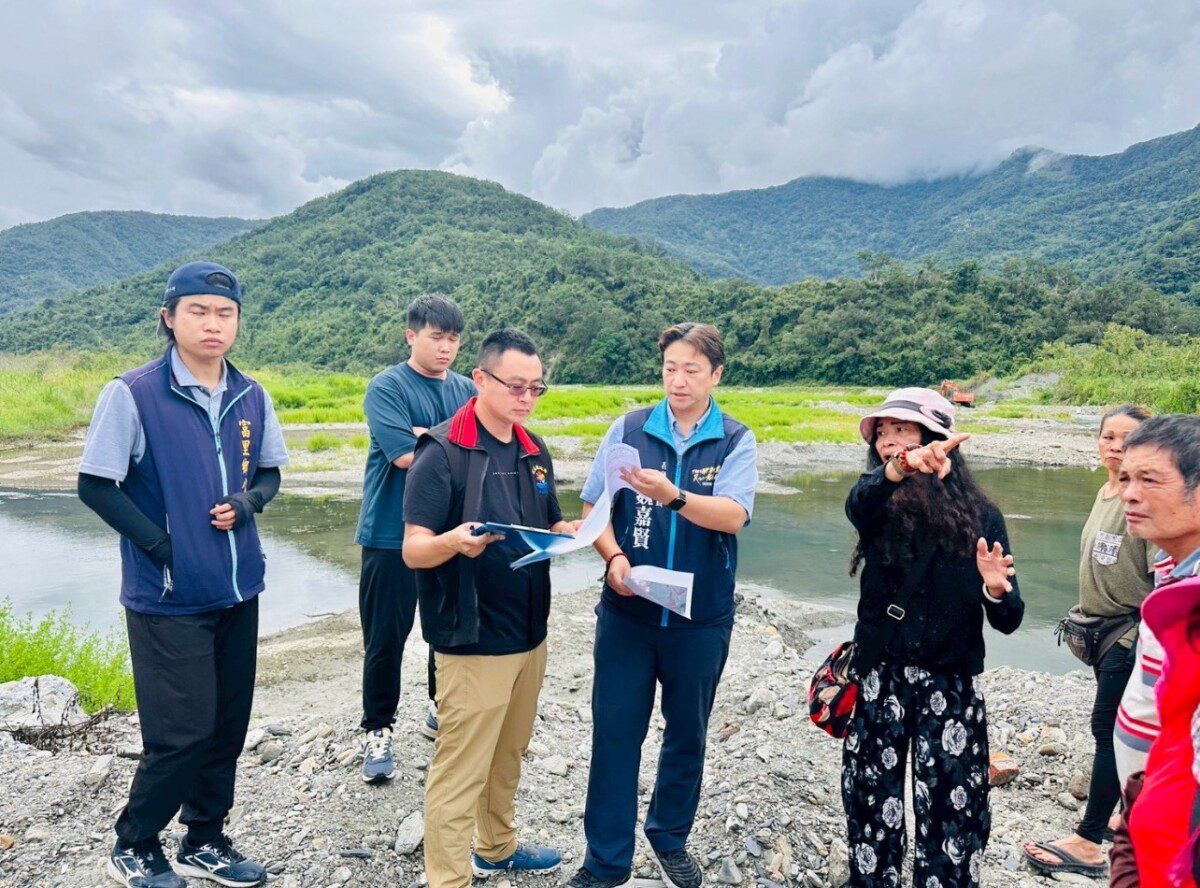 魏嘉賢議員深入富里潰堤災區 籲權責單位合力加速護堤整建 魏嘉賢議員深入富里潰堤災區 籲權責單位合力加速護堤整建