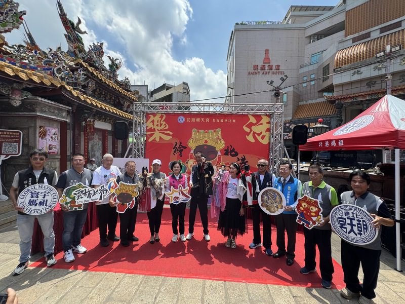第二屆「樂活長青‧繪愛北港」溫馨登場 北港朝天宮攜手各界 繪出銀髮生命力