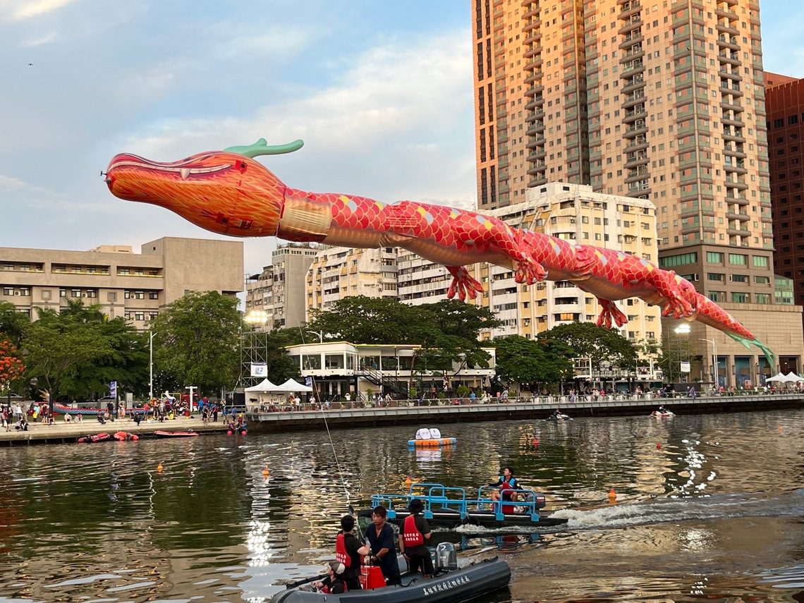 漾新聞|端午龍舟登場!市集規模升級河東路封車改單向通行 漾新聞|端午龍舟登場!市集規模升級河東路封車改單向通行