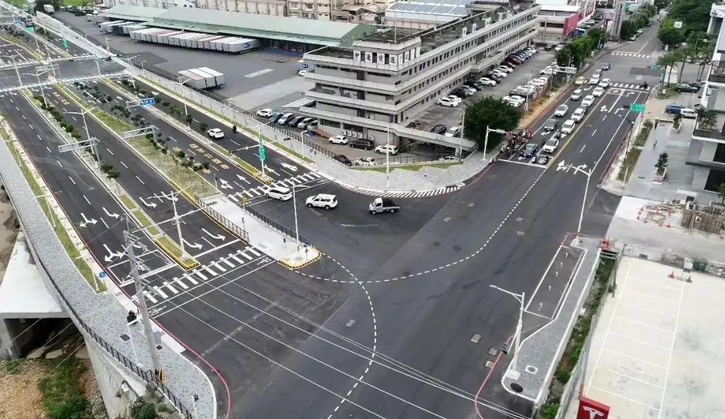 市政路延伸受矚通車上班首日湧車潮 中市多面向優化已恢復順暢 市政路延伸受矚通車上班首日湧車潮 中市多面向優化已恢復順暢