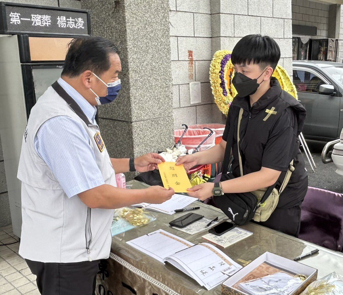 官兵親屬辭世情難捨 花蓮軍人服站送上關懷與追思 官兵親屬辭世情難捨 花蓮軍人服站送上關懷與追思