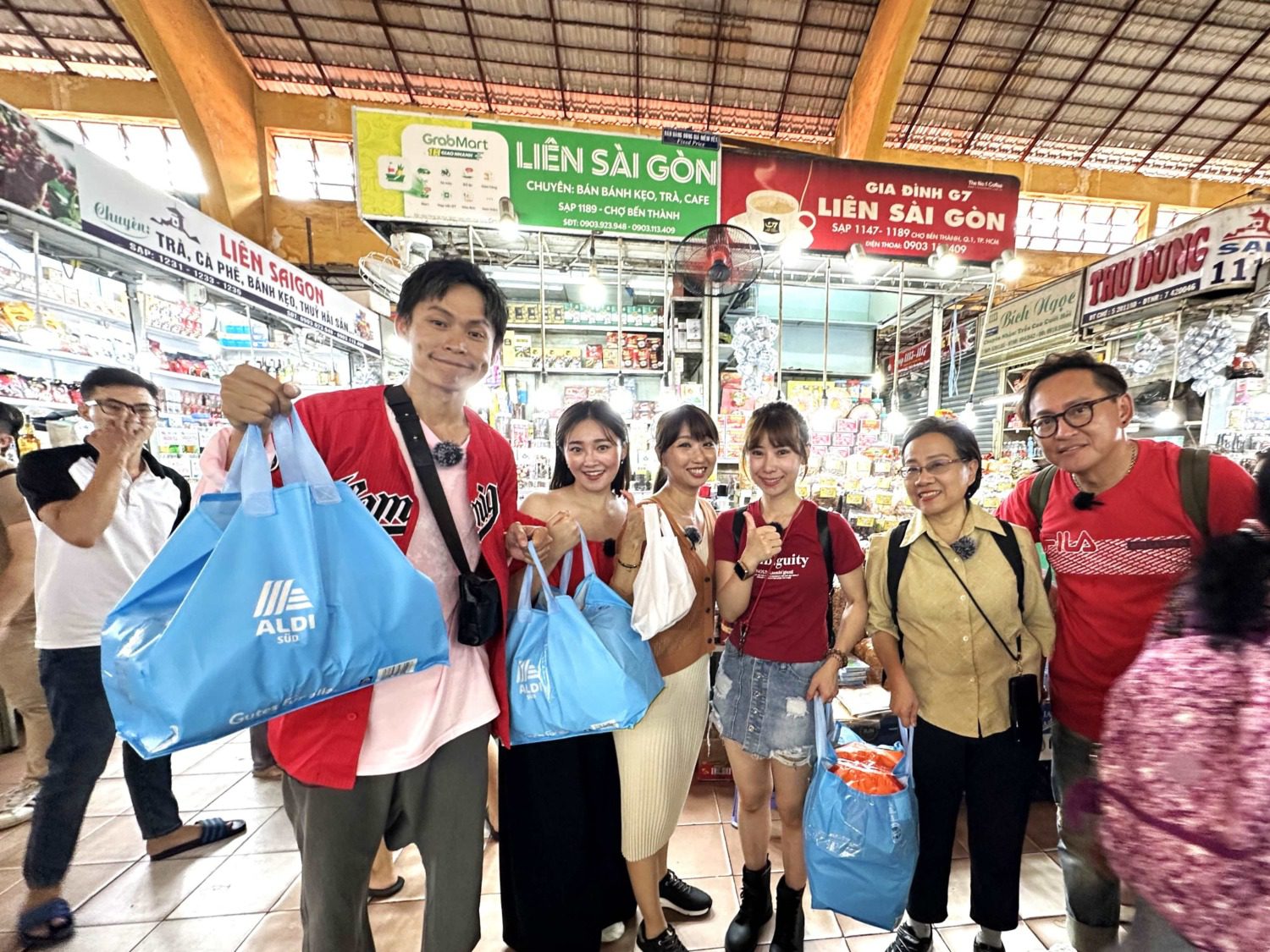 《行!鬥陣出國去!》越南大採購!張文綺殺價有撇步,血拼戰力爆表! 《行!鬥陣出國去!》越南大採購!張文綺殺價有撇步,血拼戰力爆表!