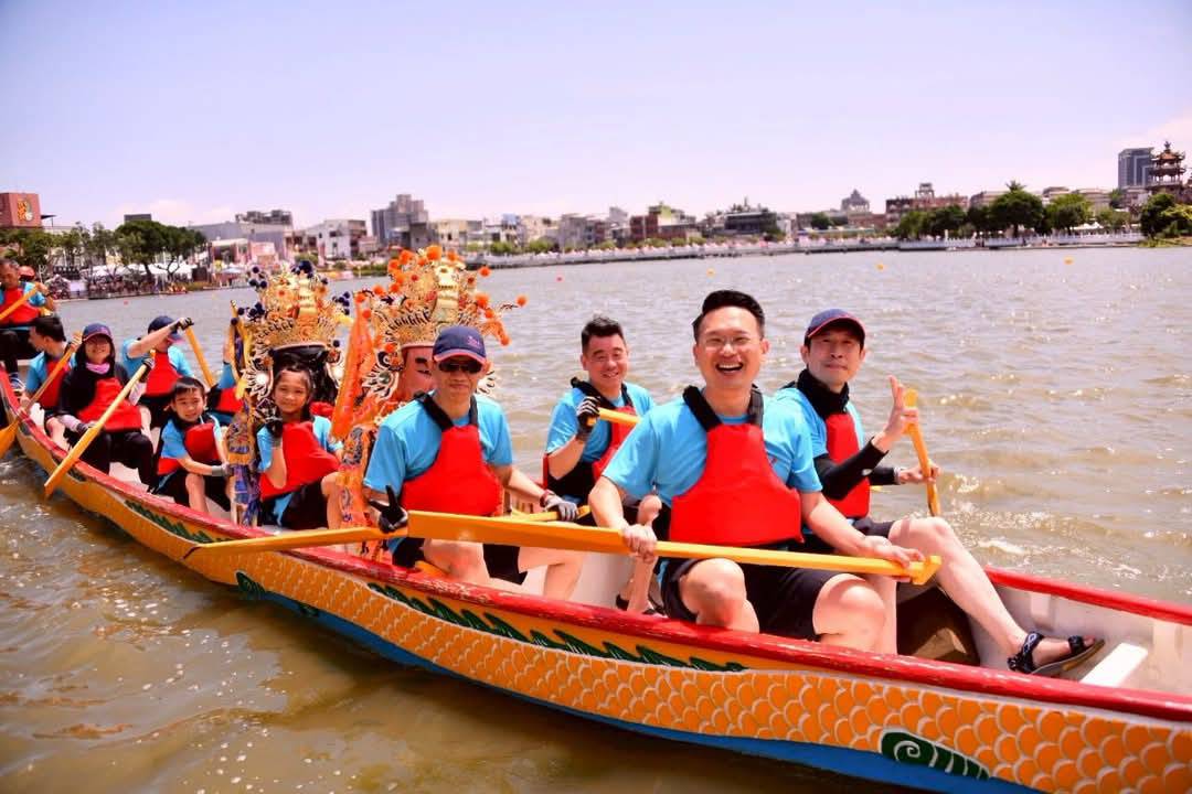 龍潭 大溪雙品牌攜手合作 蘇俊賓副市長推迎神將賽龍舟
