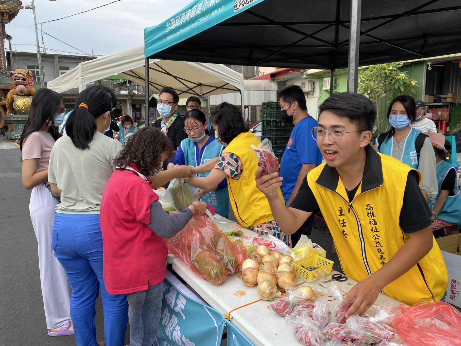 民眾黨高雄市黨部公益小農市集再度出發 歡慶端午、熱情登場! 民眾黨高雄市黨部公益小農市集再度出發 歡慶端午、熱情登場!