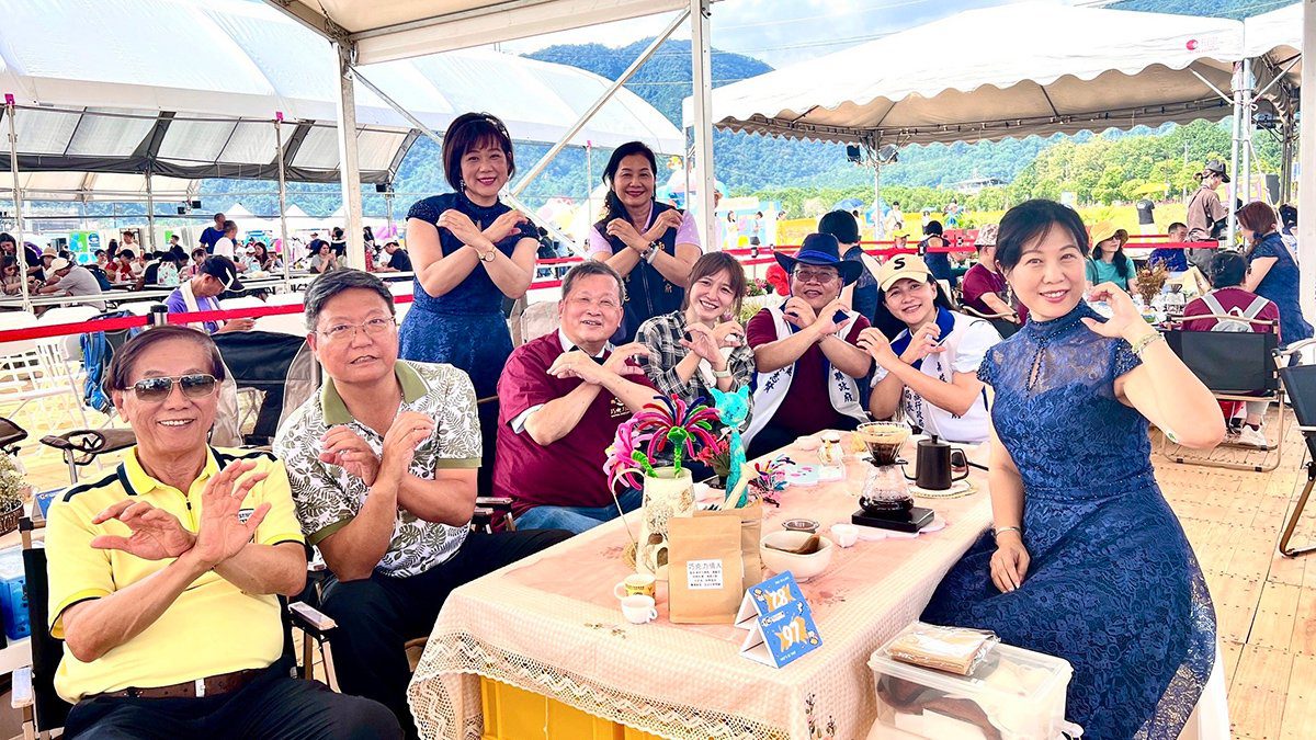 2025南投巧克力咖啡節熱鬧登場 端午連假湧現人潮 夜間演唱會璀璨全場 2025南投巧克力咖啡節熱鬧登場 端午連假湧現人潮 夜間演唱會璀璨全場