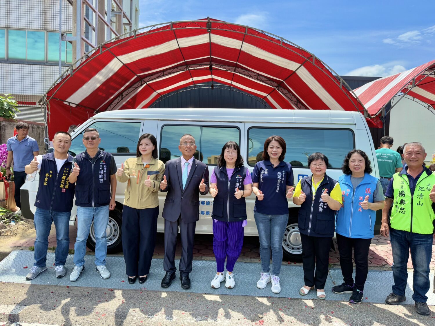 博士居建設二度捐贈中市府復康巴士 共創有愛無礙環境 博士居建設二度捐贈中市府復康巴士 共創有愛無礙環境