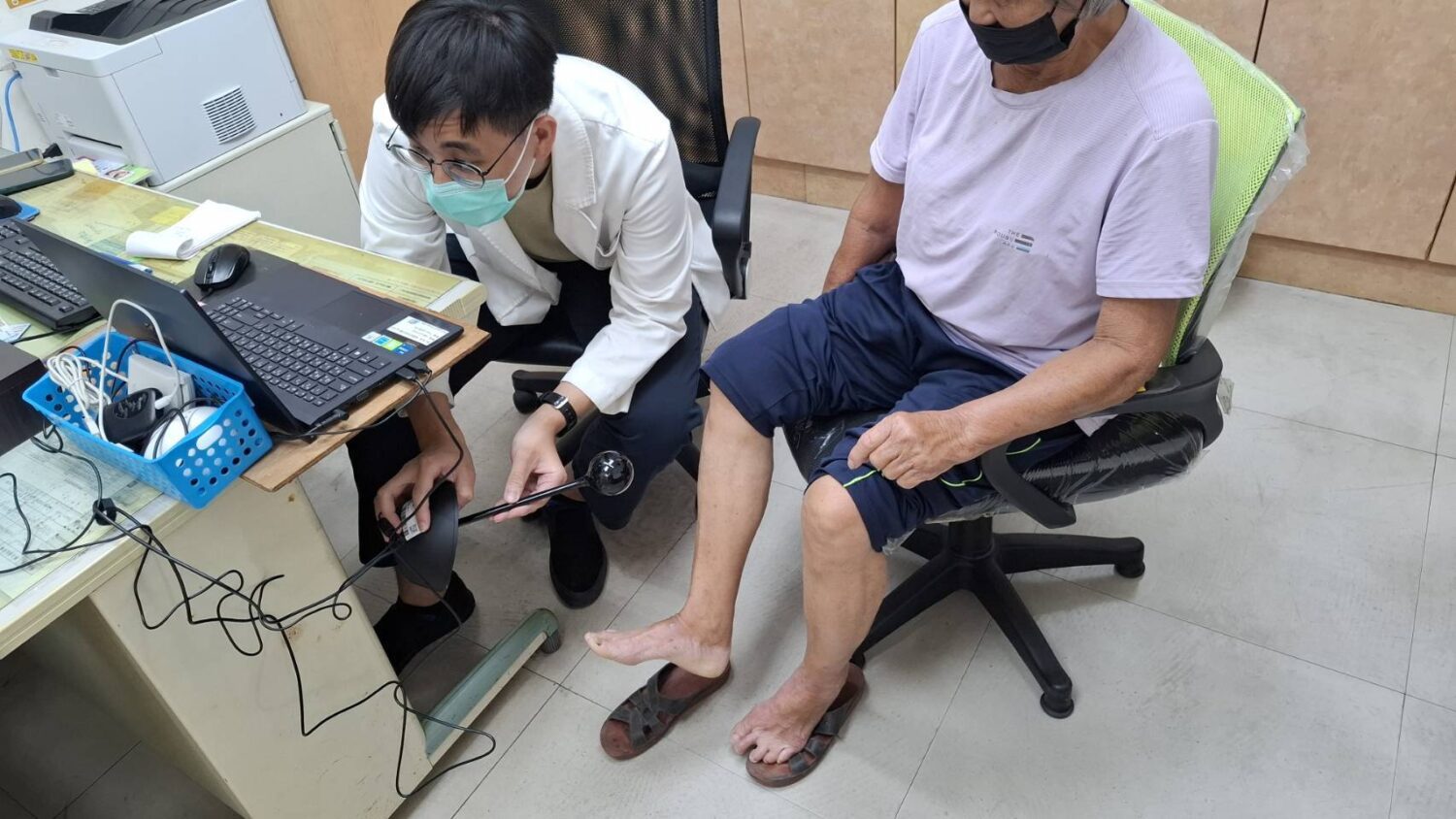 田寮區衛生所遠距醫療見成效 高雄榮總醫師隔空揪高齡長輩皮膚疾患 醫學中心等級駐診實現醫療平權 田寮區衛生所遠距醫療見成效 高雄榮總醫師隔空揪高齡長輩皮膚疾患 醫學中心等級駐診實現醫療平權