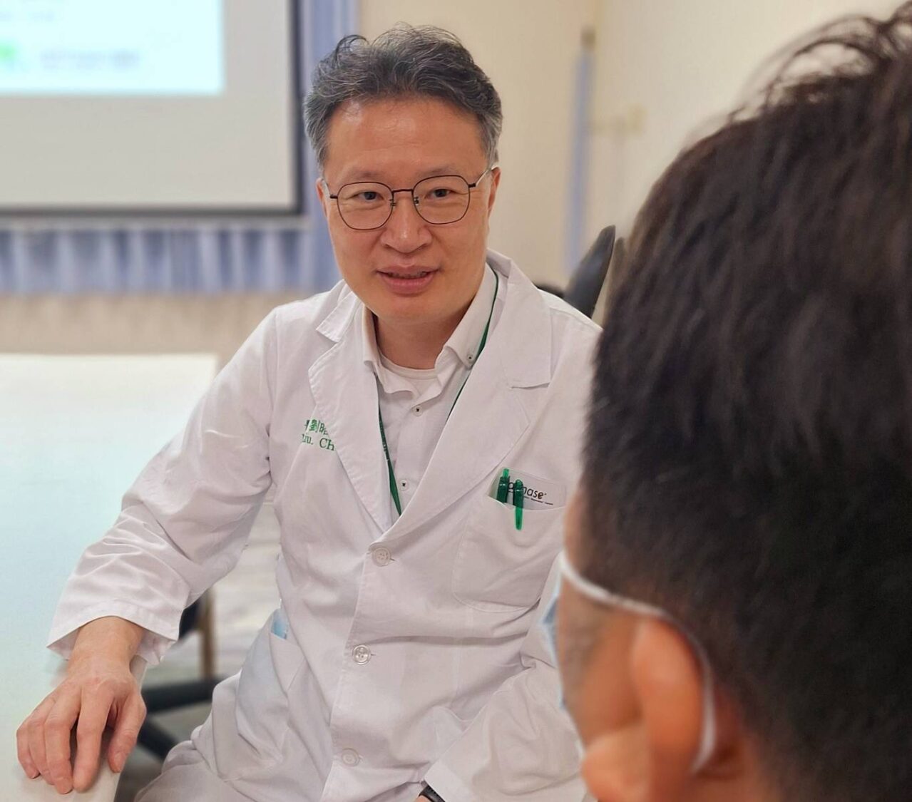 氣候炎熱 頭皮毛囊炎患者多2成 劉昭宏醫師提醒含類固醇藥膏別亂擦 以免皮膚抵抗力降低 氣候炎熱 頭皮毛囊炎患者多2成 劉昭宏醫師提醒含類固醇藥膏別亂擦 以免皮膚抵抗力降低