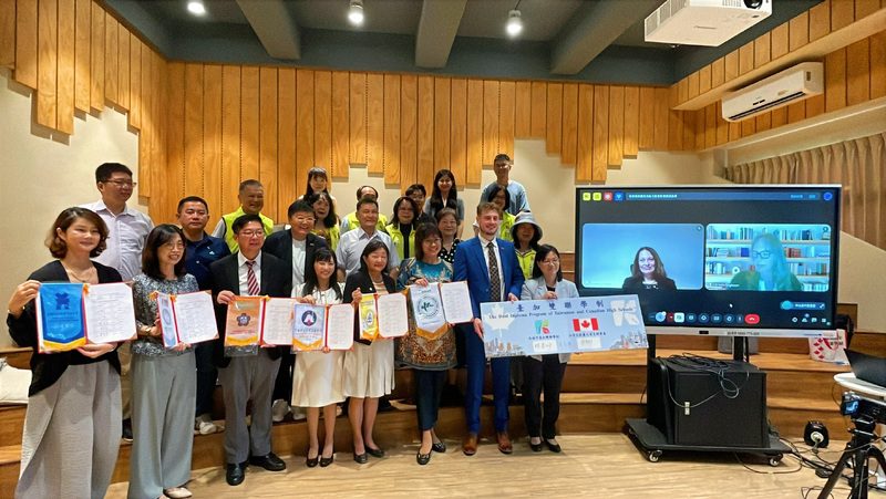 高雄市六校聯手加拿大 推動2+1雙聯學制 打造國際升學新通道 高雄市六校聯手加拿大 推動2+1雙聯學制 打造國際升學新通道