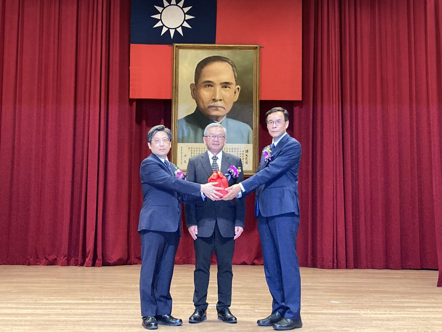 竹科管理局局長缷任新任交接典禮　原副局長胡世民接任局長新職　