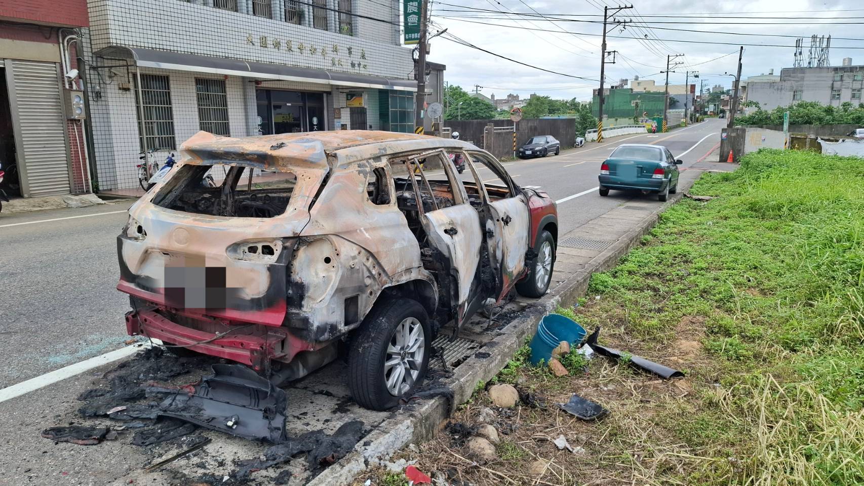 汽車凌晨疑遭縱火燒毀 大園警調電眼釐清案情 汽車凌晨疑遭縱火燒毀 大園警調電眼釐清案情
