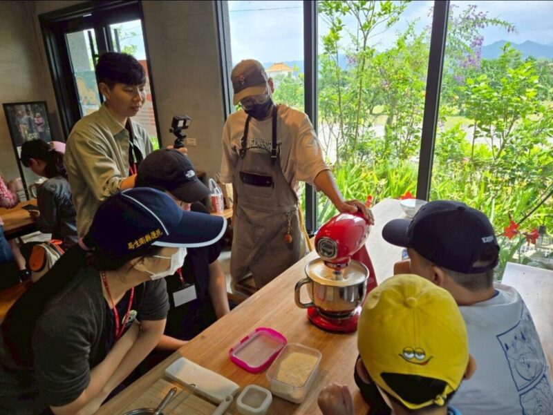 推動「多元復歸支持服務計畫」陪伴藥癮者重建人生回 歸社會 推動「多元復歸支持服務計畫」陪伴藥癮者重建人生回 歸社會