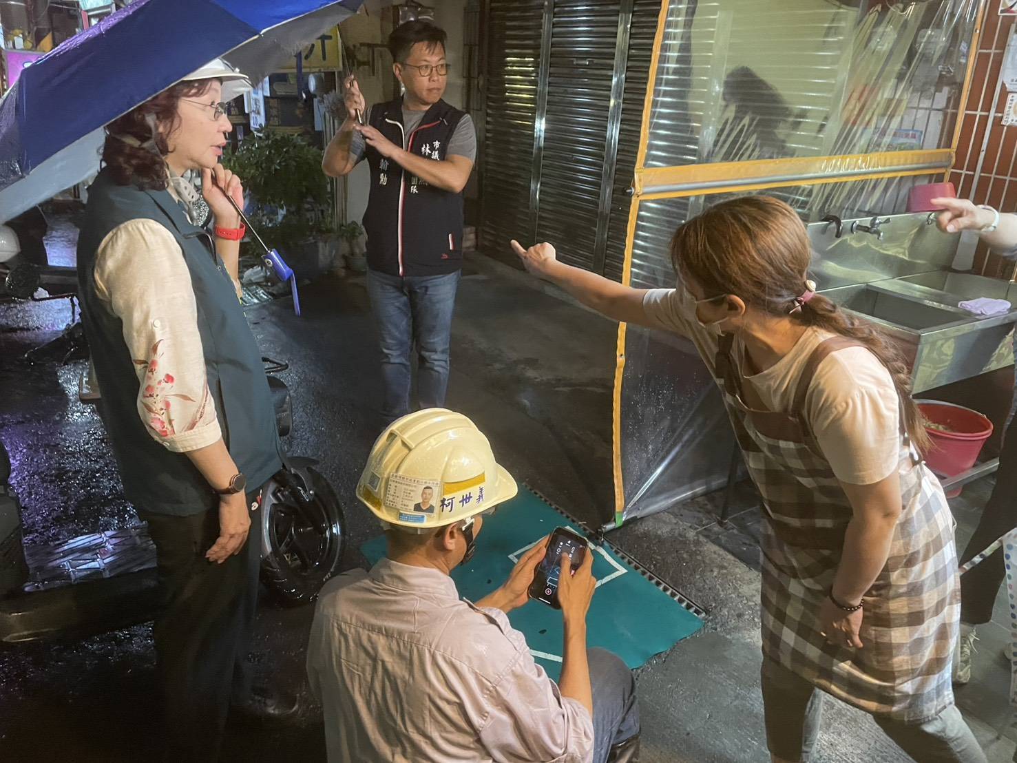 臺南灣裡地區瞬間強降雨導致淹水 地政局迅速動員緊急處置排除 臺南灣裡地區瞬間強降雨導致淹水 地政局迅速動員緊急處置排除