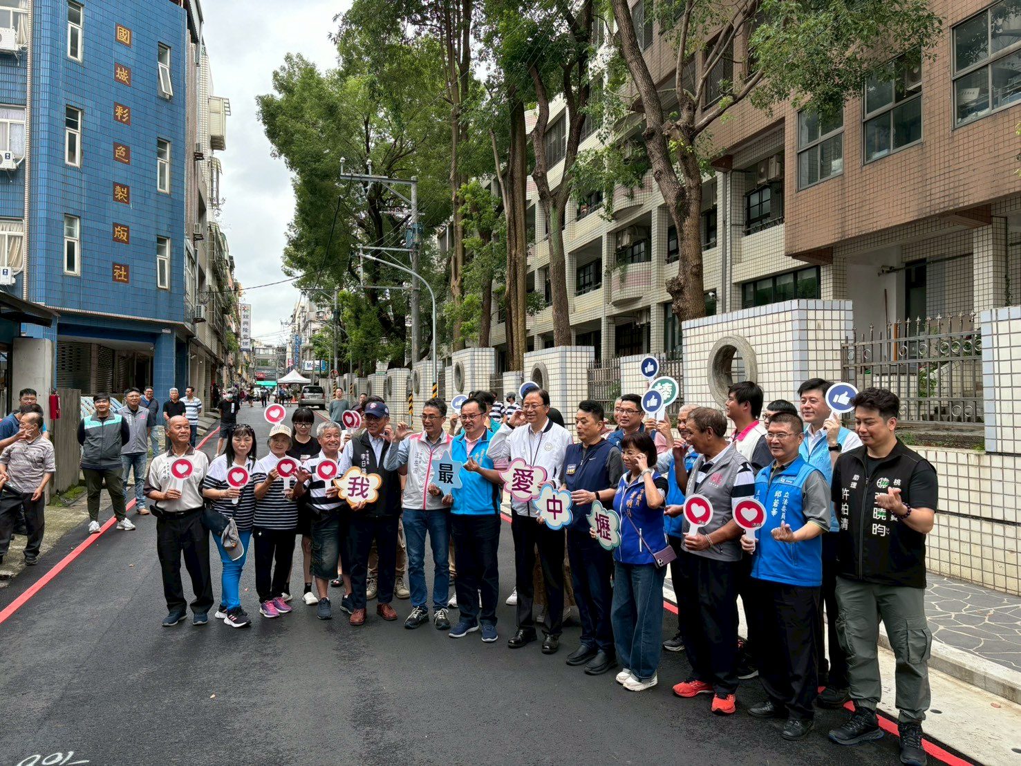中壢興隆街拓寬工程完工 有限經費改善路窄及人車爭道情形 中壢興隆街拓寬工程完工 有限經費改善路窄及人車爭道情形