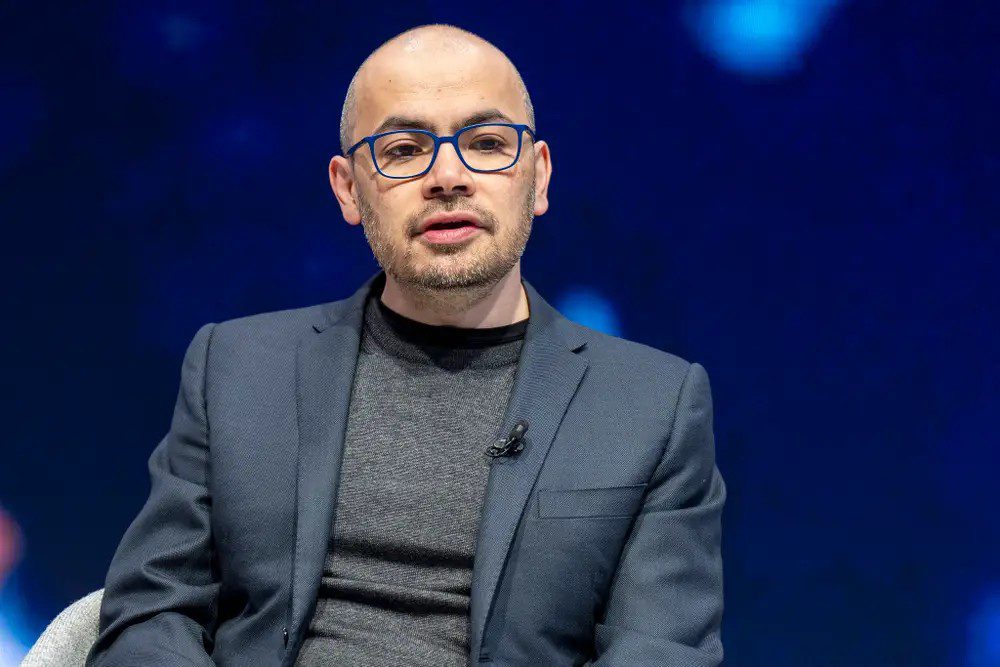 DeepMind執行長示警：與其擔心AI搶工作、不如提防這點