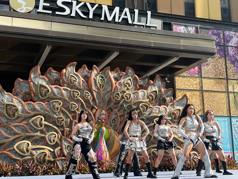 義享時尚廣場年中購物10%商品券回饋強勢登場! 萌喵出沒聯名來店禮加碼送,大順藝術節熱鬧開演 義享時尚廣場年中購物10%商品券回饋強勢登場! 萌喵出沒聯名來店禮加碼送,大順藝術節熱鬧開演