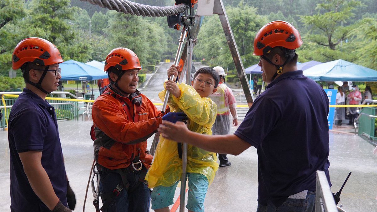 日管處舉辦戶外安全宣導活動 親子旅遊旺季加強學童水域與空域應變教育 日管處舉辦戶外安全宣導活動 親子旅遊旺季加強學童水域與空域應變教育