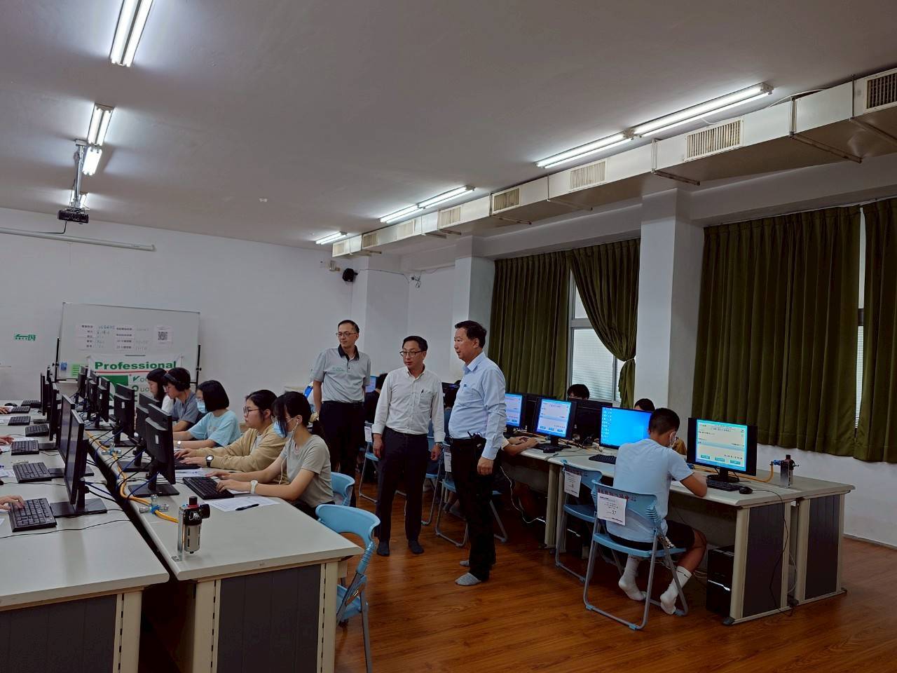 桃園英文菁英盃近千名學子參賽 展現雙語教育豐碩成果 桃園英文菁英盃近千名學子參賽 展現雙語教育豐碩成果