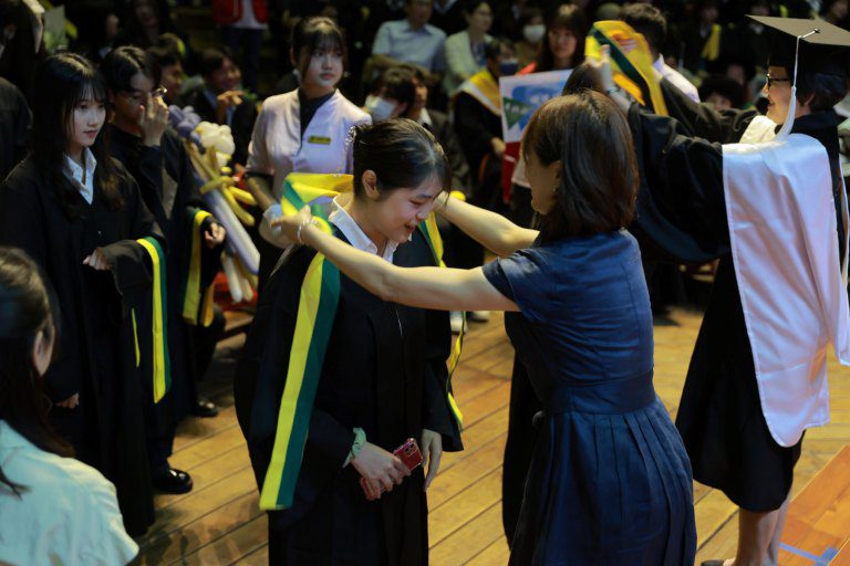 文藻外大歡送畢業生 AI創曲獻祝福 文藻外大歡送畢業生 AI創曲獻祝福