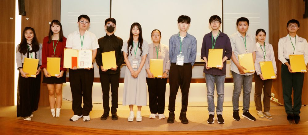 「和平至上」徵文比賽畫下圓滿句點 全台共計44所大專院校投稿 「和平至上」徵文比賽畫下圓滿句點 全台共計44所大專院校投稿