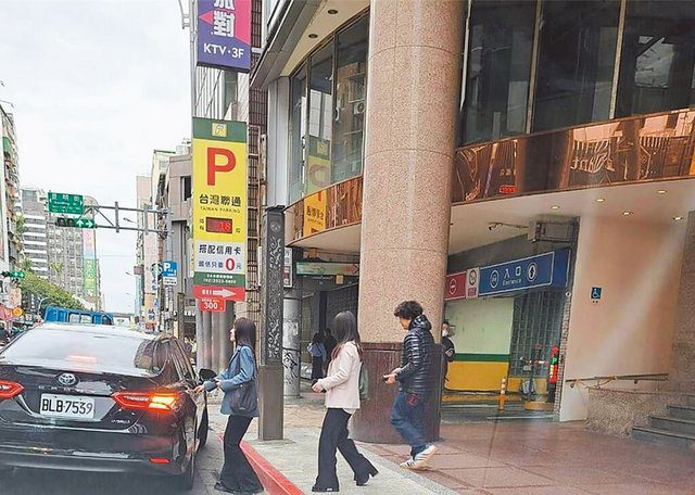 綠委搭公務車吃鍋遭批 廉政署出手訂規範 綠委搭公務車吃鍋遭批 廉政署出手訂規範