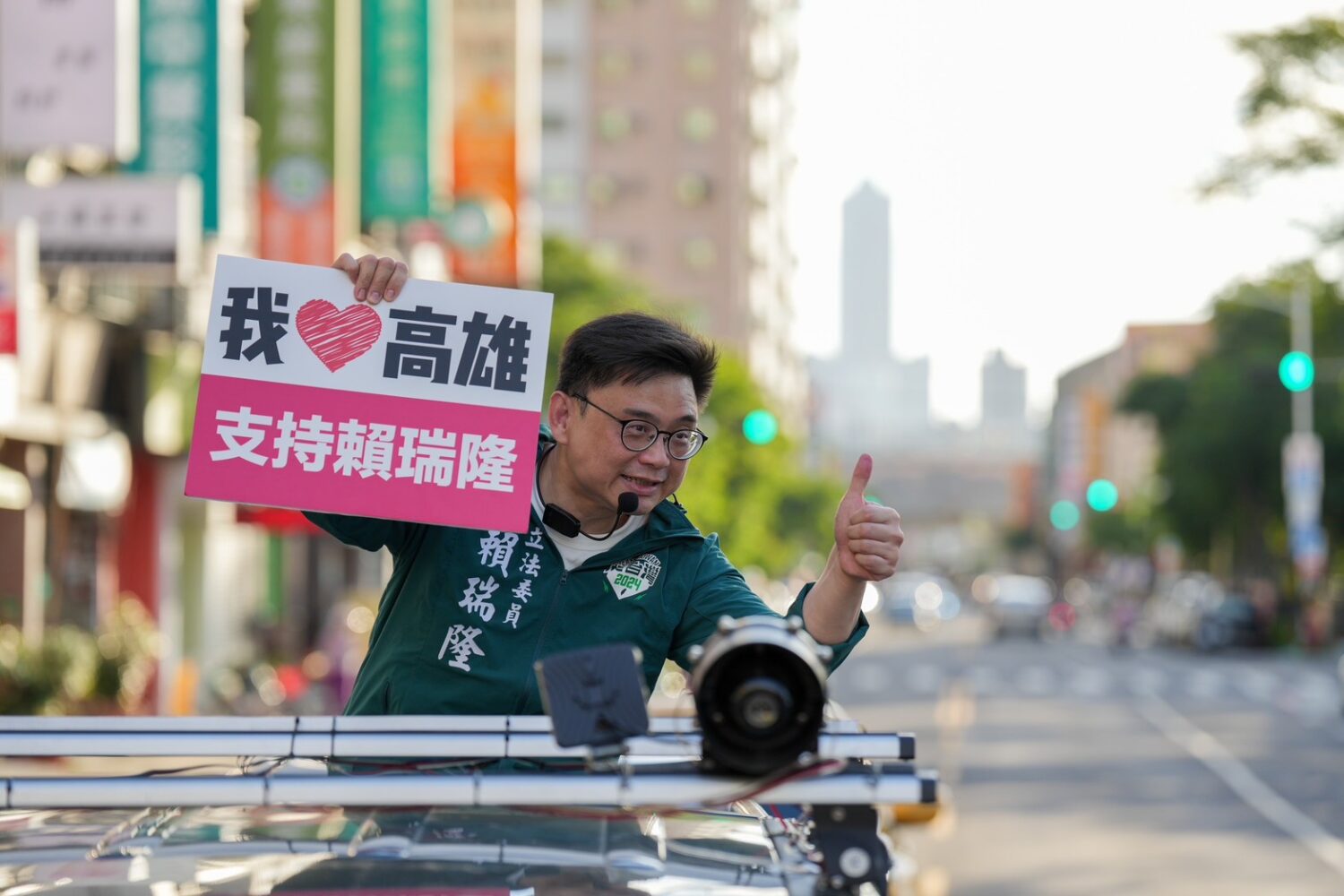 賴瑞隆鳳山車隊掃街 打造親子、文教發展新都會