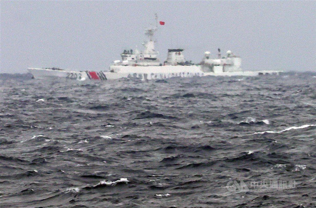 18共機艦在台海周圍活動 國軍嚴密監控應處