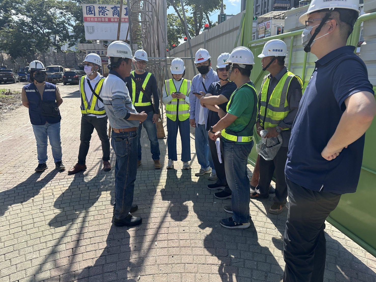 國際商工拆除發生劇烈震動 工務局立即要求停工並全面檢討拆除工法